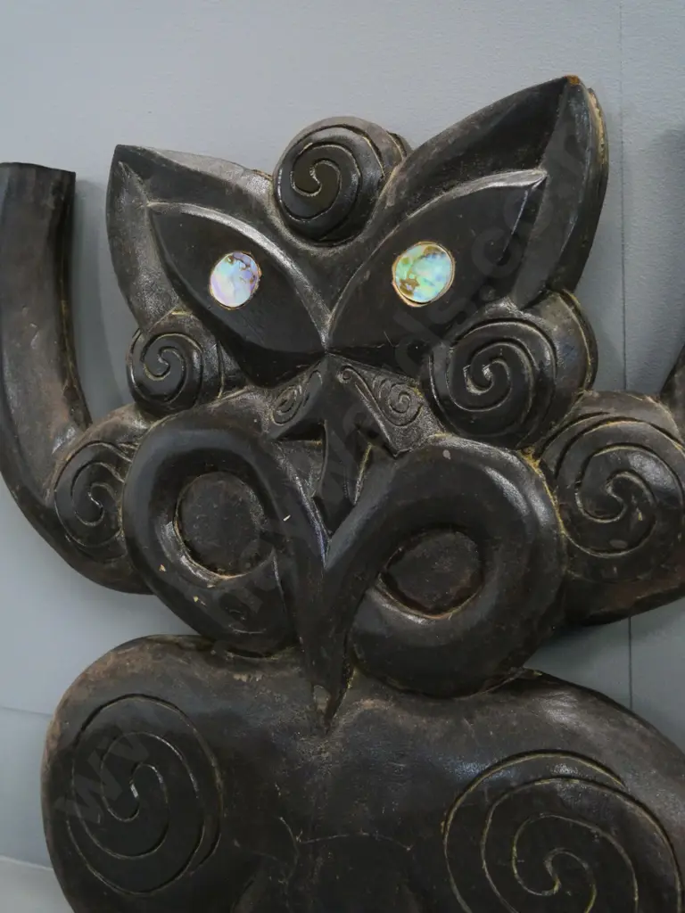 two carved wooden Maori squatting figures with paua eyes - maybe have been table supports H-430 W-460 Image 1++