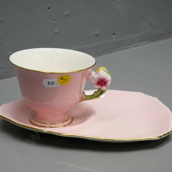 Royal Winton petunia flower-handled pink glaze tennis set