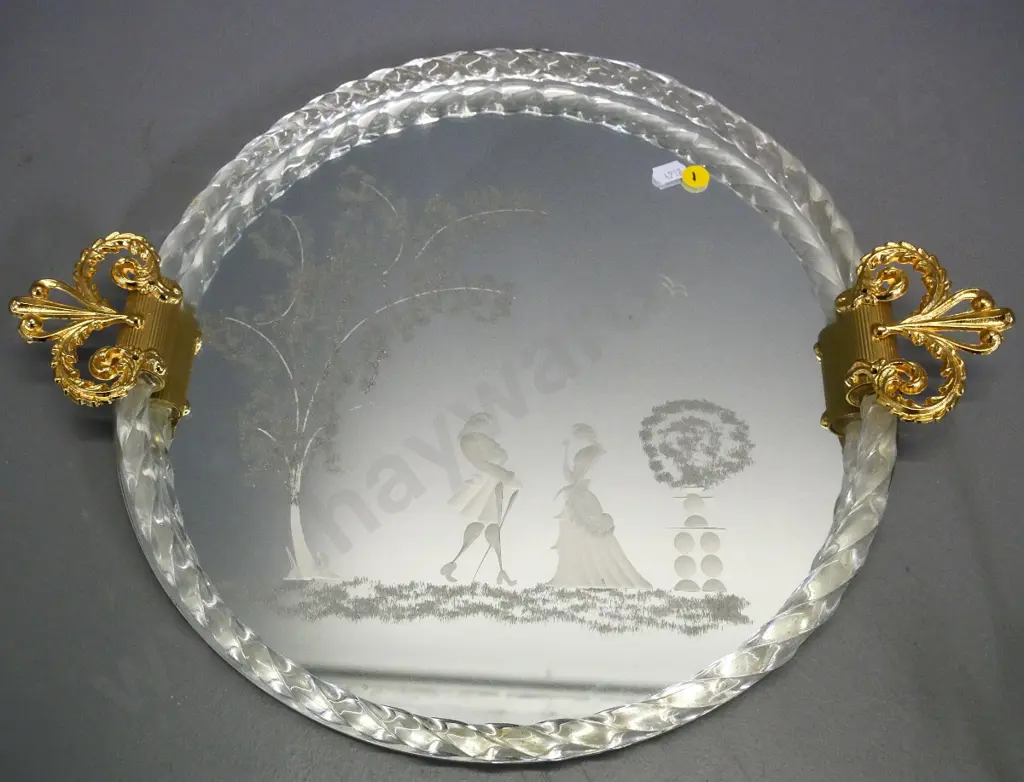 mirrored display tray with etched romance scene and gilt handles, with metal stand - Diameter 360 Image 1++
