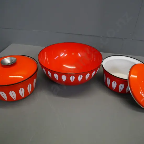 3 pieces of Cathrineholm Norway enamelled metal ware - salad bowl H120 D-280 and 2 lidded casseroles