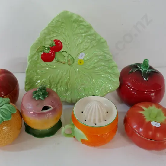 retro fruit & vegetable themed items - 5 lidded pots, lemon squeezer (some flecks) and a Carlton ware salad ware dish