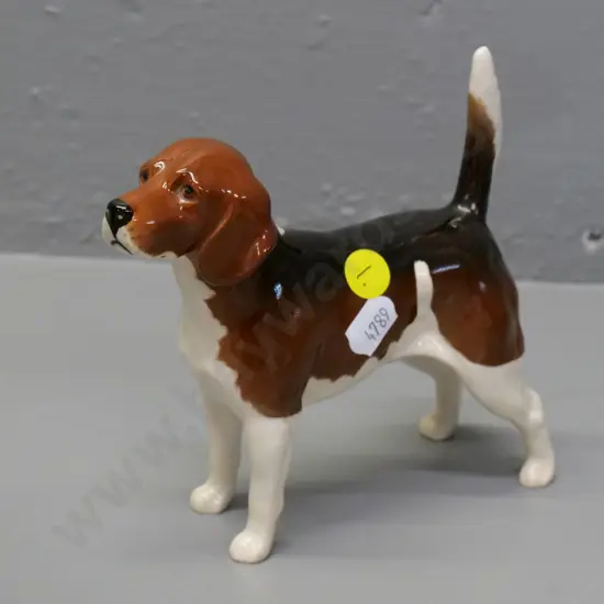 Beswick dog figure - beagle H-130 L-140