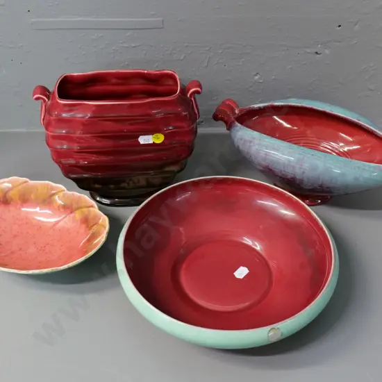 4 retro teal and red items - 2 Bretby bowls, Crown Ducal vase H-150 W-200 & dish