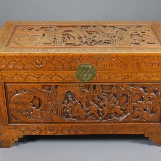 large Chinese carved camphorwood chest w/brass hardware H-640 W-1040 D-540