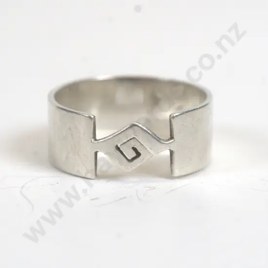 silvr ring stamped 925