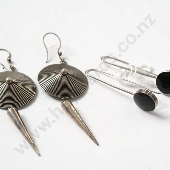 2 pairs of silver earrings stamped 925