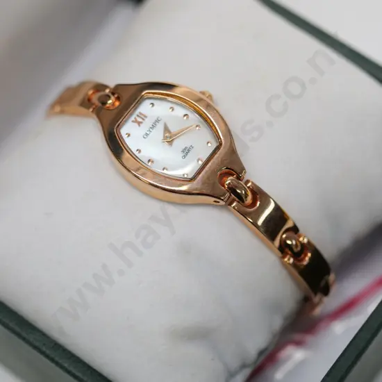ladies Olympic 30m Quartz watch has spare links