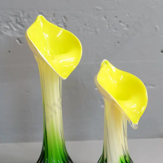 two art glass 'Jack in the pulpit' vases - yellow & green, taller one is H-290