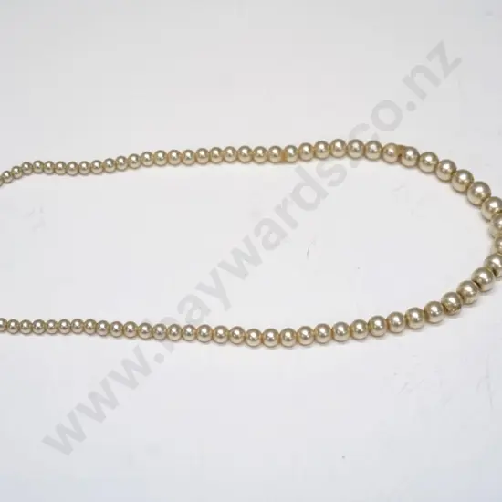 single strand pearl necklace