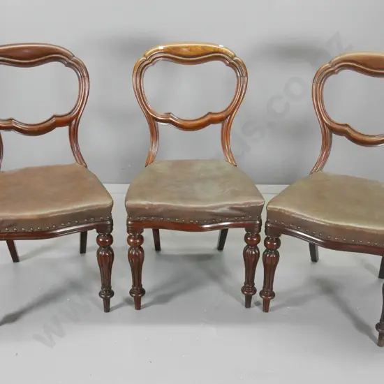 3 matching Victorian mahogany balloon-back dining chairs w/leather seats, one w/chip and repair H890 W470 D450