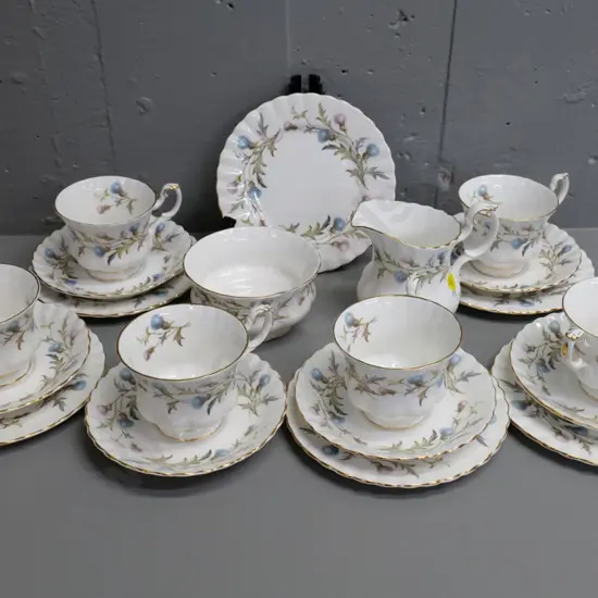 20-piece Royal Albert 'Brigadoon' pattern tea set