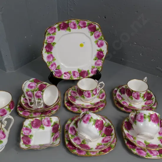 Royal Albert Old English Rose 22-piece tea set including cake plate and sweet dish