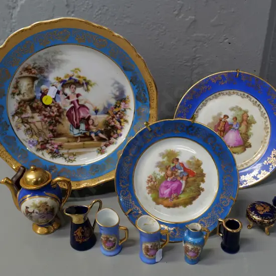 assorted Limoges items - 3 display plates, miniature teapots, jugs etc. - largest plate is D-250