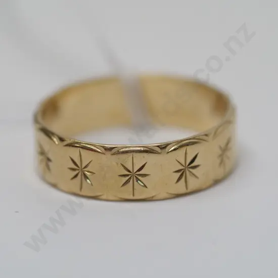 9ct gold ring stamped