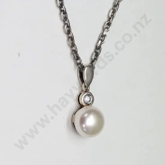 pearl necklace on silver chain stamped 925
