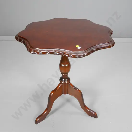 reproduction mahogany wine table w/ carved rope edge, tripod base H-530 Diameter 470
