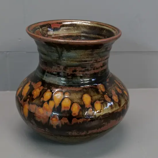 studio pottery vase with potters mark 'R' on base H-210 D-220