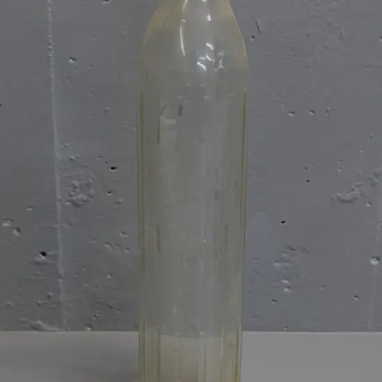 Shell quart oil bottle