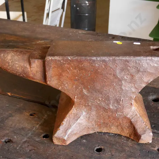 cast iron Wilkinson Queens Dudley 55kg anvil H-240 L-520 W-210 at base