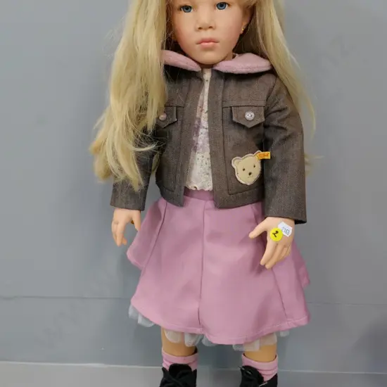 Gotz collector's doll with Steiff label on jacket - H-580