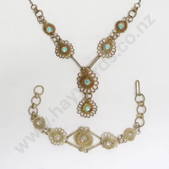 costume necklace & costume bracelet - not matching