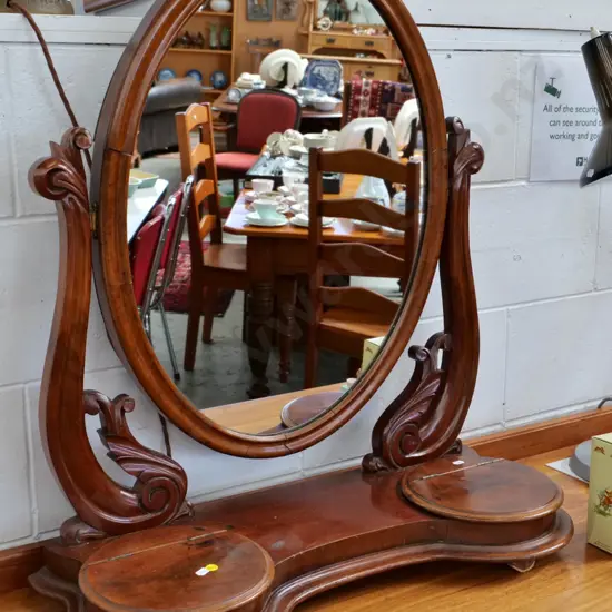 Victorian mahogany oval cheval mirror with carved columns, 2 jewellery compartments H790 W690 D280