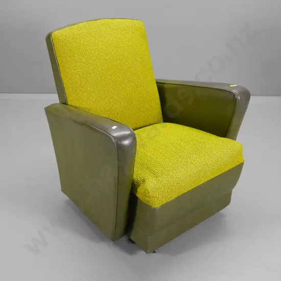 mid-century lounge chair in green vinyl & moquette H-800 W-710 D-700