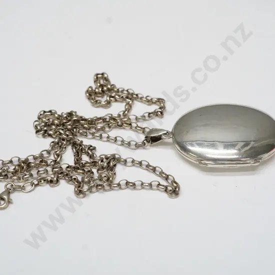 silver locket & chain stamped 925