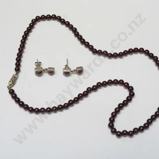 rhodolite garnet necklace & pair of rhodolite garnet earrings