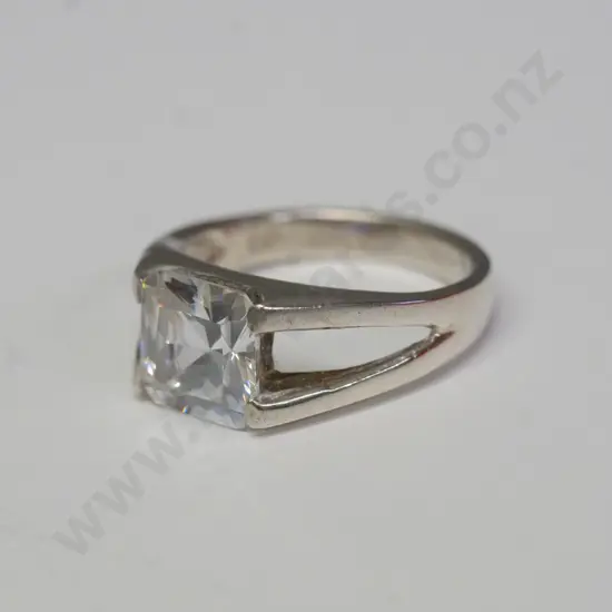 silver cz dress ring stamped 925