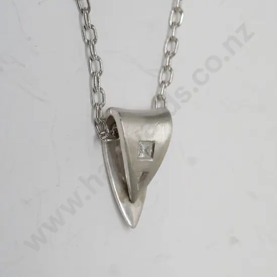 silver pendant with cz stamped 925 & chain stamped stg
