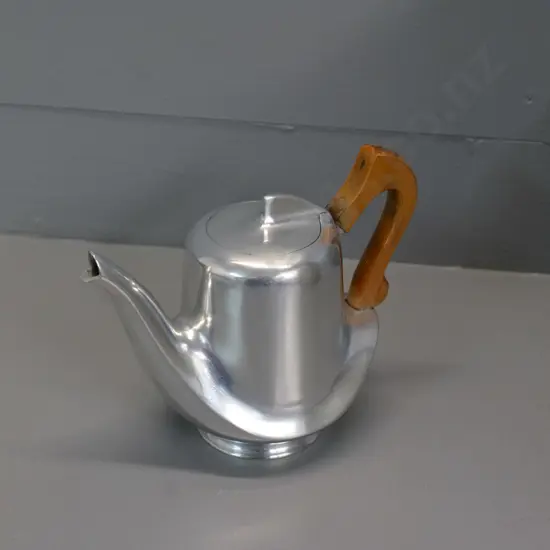 Picquot Ware pewter teapot with wood handle H-170