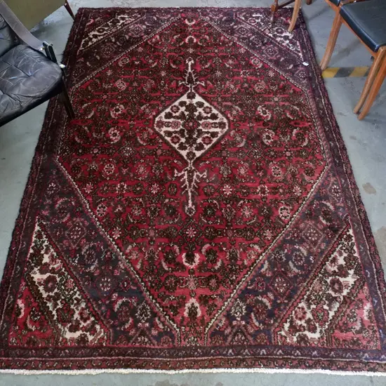 hand tufted floor rug - some fading L-2580 W-1660