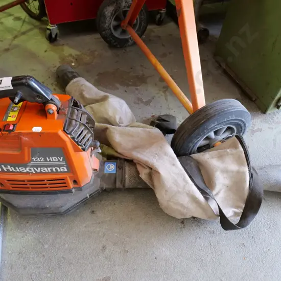 Husqvarna 2 stroke leaf blower