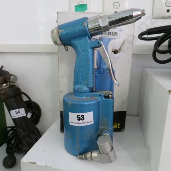 heavy duty air powered hydraulic riveter