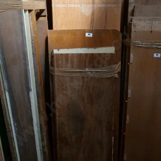 various lengths of timber - oak, kauri wide Longest L-1800