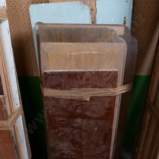 various lengths of timber - oak, rimu, mahogany Longest L-1400