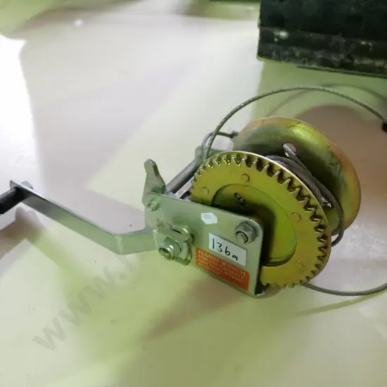 1200 lb capacity hand winch