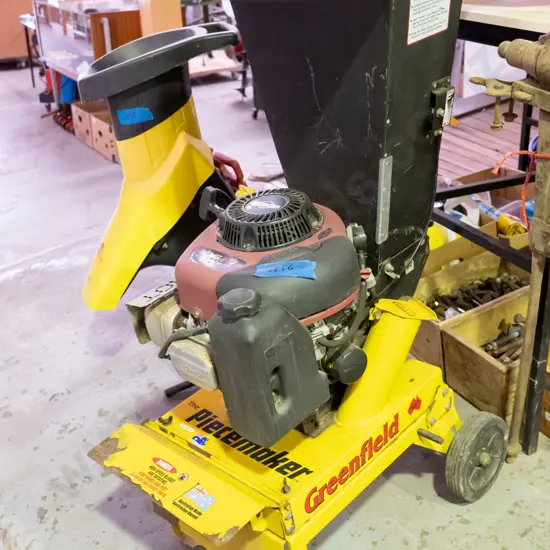 4 stroke Piecemaker garden chipper (As-Is, No Returns)