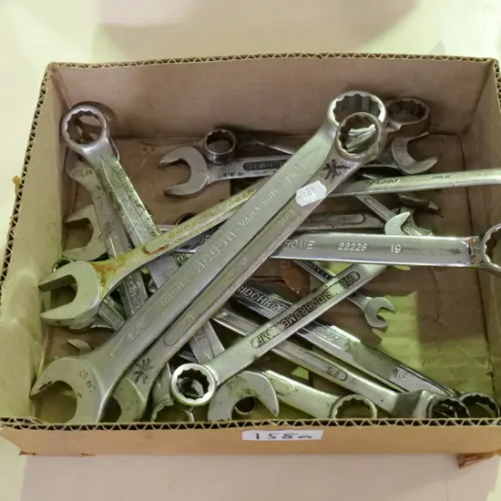 box of open end and ring spanners
