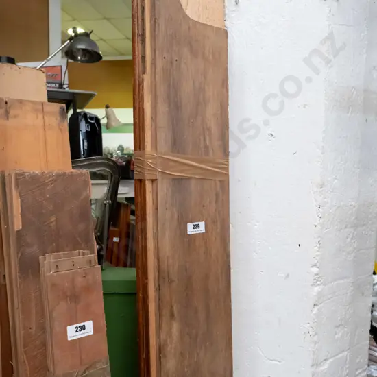 various lengths of timber - oak Longest L-2000