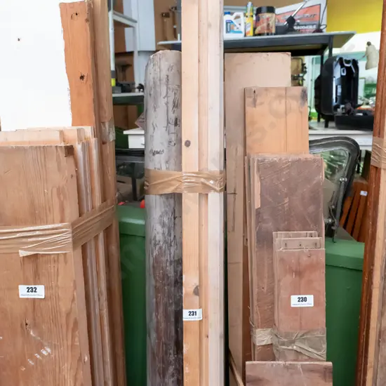 various lengths of timber - rimu Longest L-2000