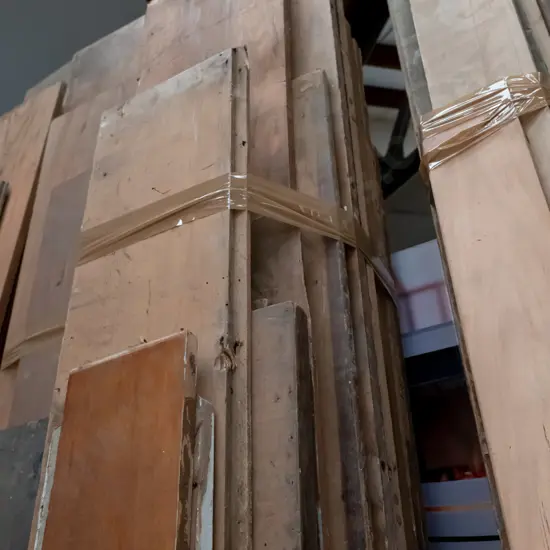 various lengths of timber - kauri, baltic pine, wide planks Longest L-3100