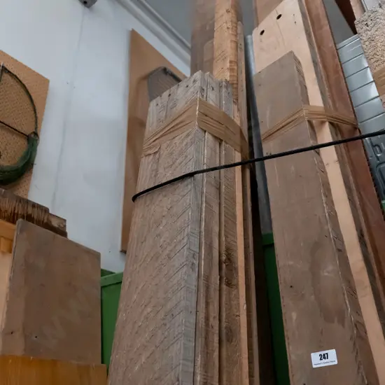 various lengths of timber rimu rough sawn, pine Longest L-4000