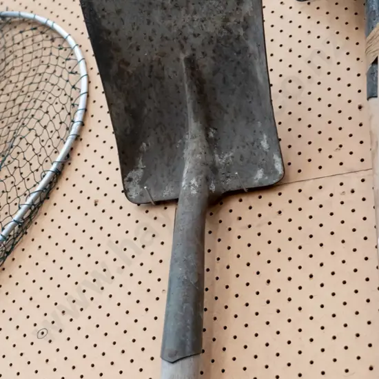 wide mouth shovel