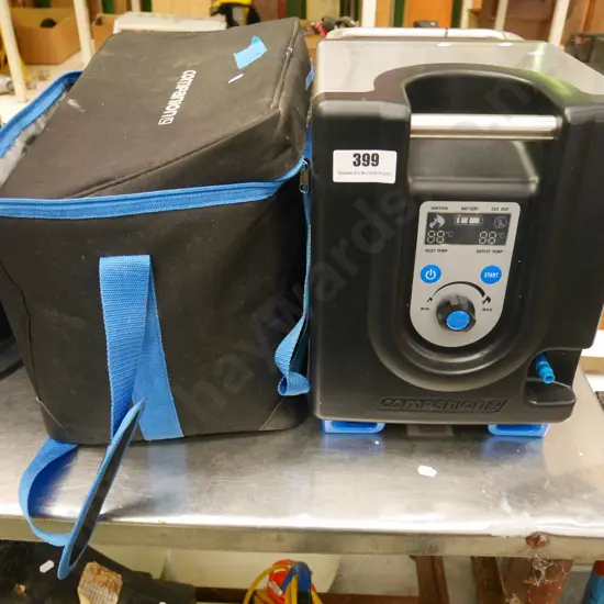 Aqua Cube Logic water heater with rechargable lithium battery and carry case