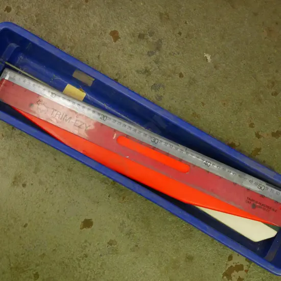 wallpapering trough and accessories