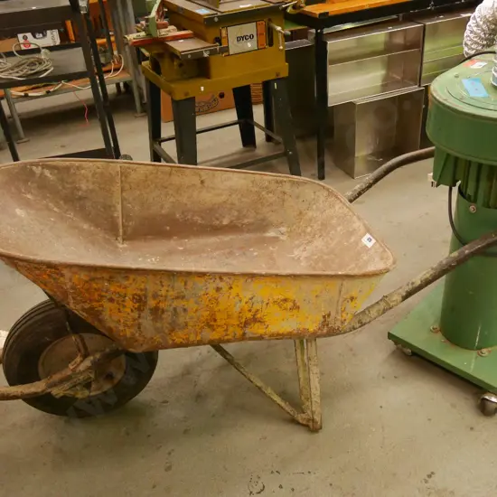 contractor's wheelbarrow