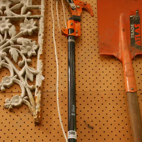 No 8 telescopic pruner