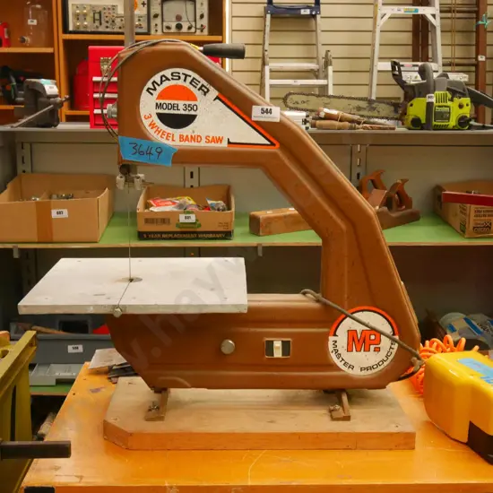 Master bench top band saw